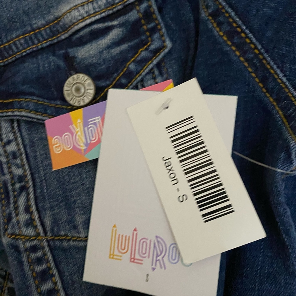 LuLaRoe ‘Jaxon’ small denim jacket with stretch